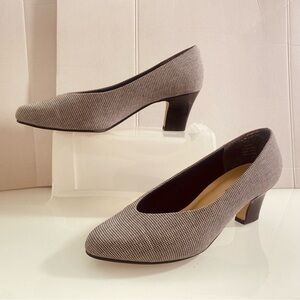 Auditions Size 9WW Chic Black and White lightweight  Block Dress Shoes